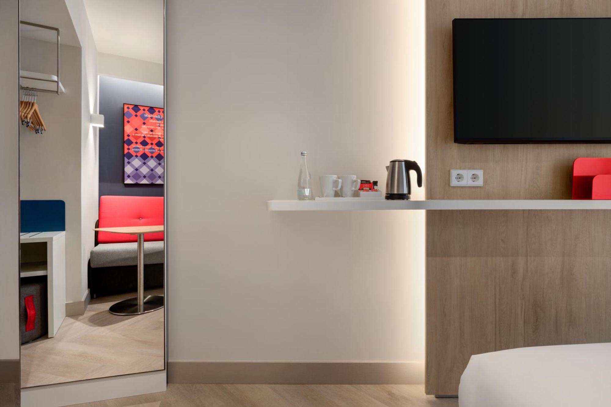 Holiday Inn Express Porto - Boavista By Ihg Exteriör bild